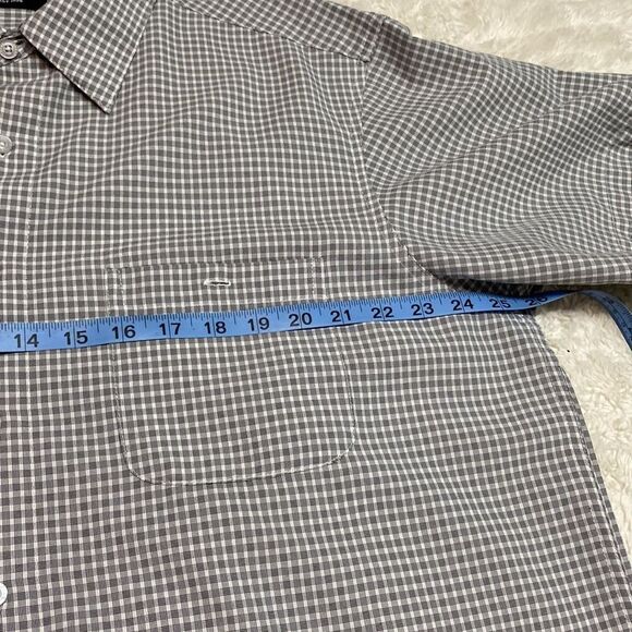 Haggar Short Sleeve Checkered Buttonup Collared Shirt - Picture 4 of 7